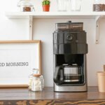 cafetera con molinillo