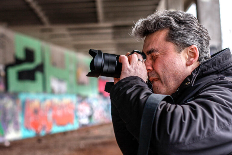 cámara con objetivo intercambiable