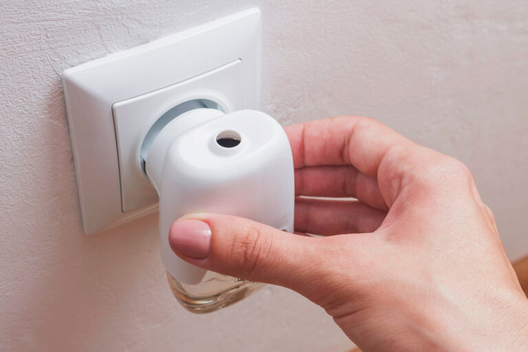 enchufe antimosquitos