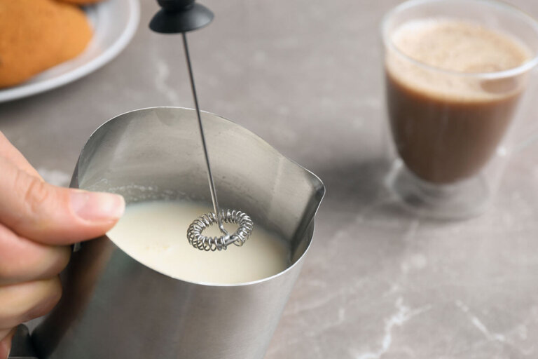 espumador de leche eléctrico