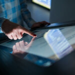 monitor con pantalla táctil