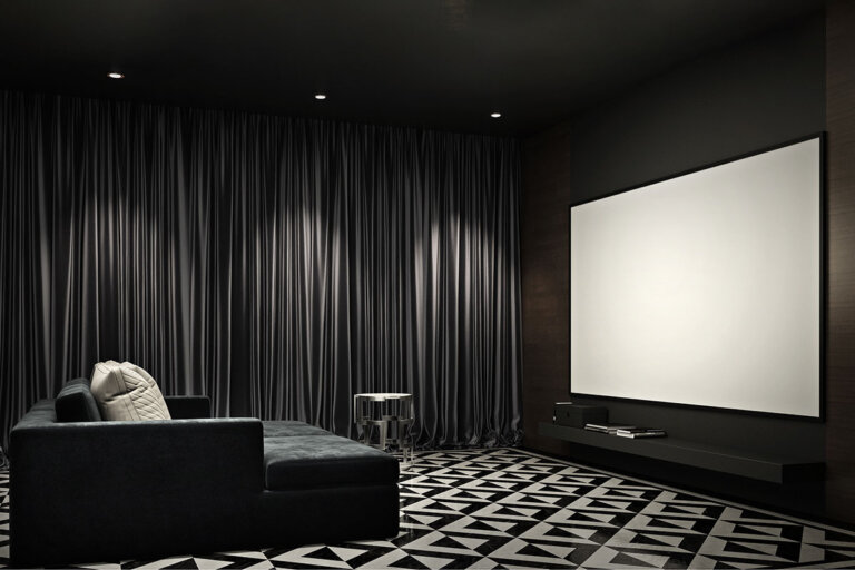 pantalla de proyección con marco