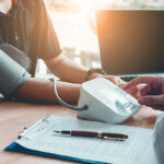 tensiómetro de brazo