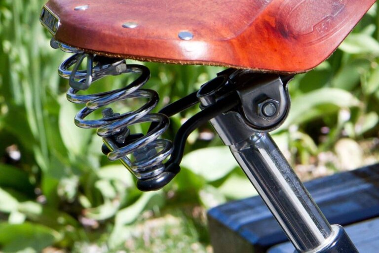 tija con suspensión